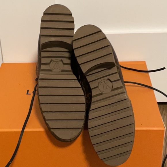 Women’s Louis Vuitton Boots - Picture 4 of 5